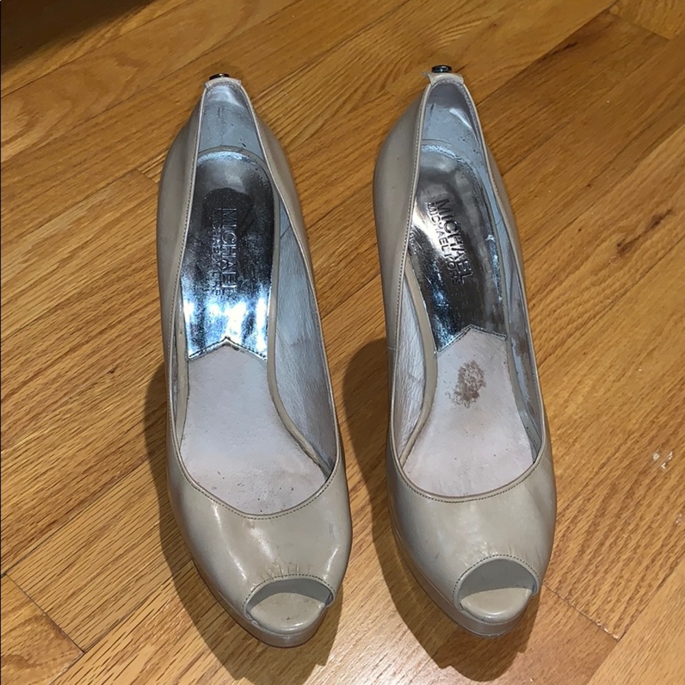 Michael Kors Nude Pumps